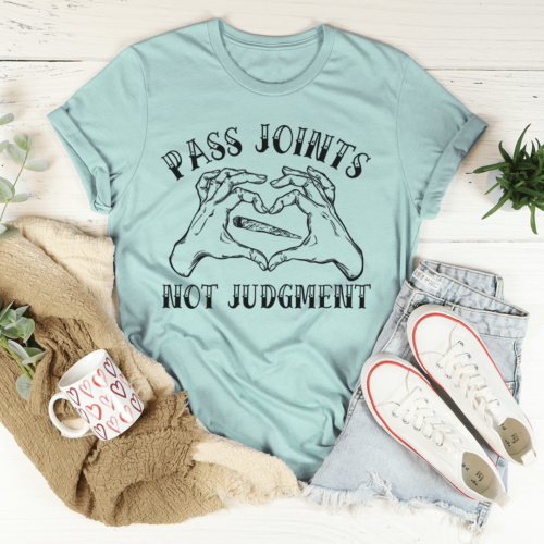 dont-pass-judgement-tee