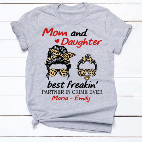 mom-and-daughter-partner-t