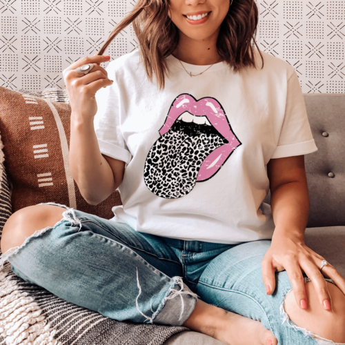 pink-lips-tee