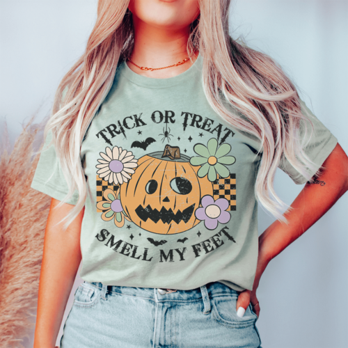 trick-or-treat-smell-my-feet-tee